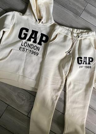 Костюм на флисе теплый gap