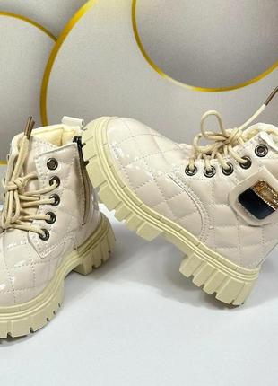 Легкие, тепленькие ботинки. утепленные плюшем.