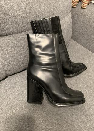 Трендовые ботинки jeffrey campbell