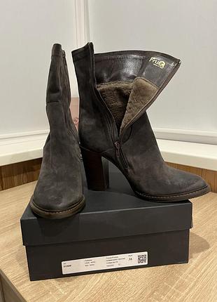 Новые коричневые замшевые зимние ботинки (ботинки) made in italy fruit на каблуке vero cuoio