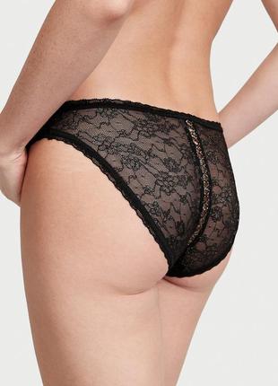Трусики бікіні мереживні victoria's secret shimmer lace lace-up bikini panty black shimmer4 фото
