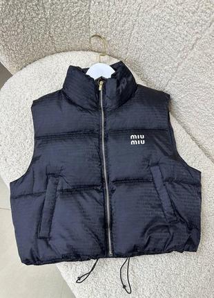 Брендова жилетка в стилі miu miu