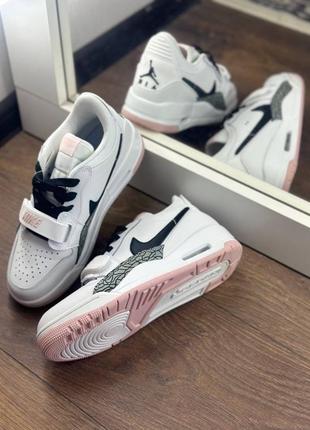 Жіночі кросівки nike legacy 312 low white/pink