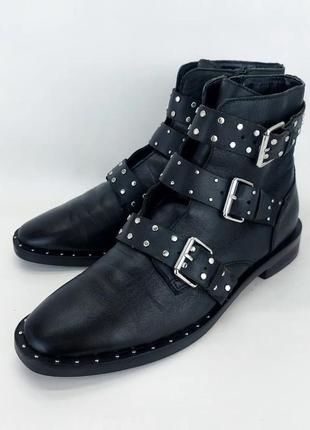 Сапожки stradivarius