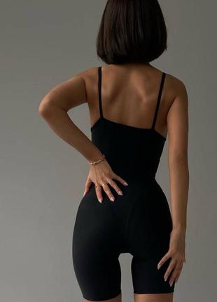 Жіночий спортивний комбінезон з велосипедками та імітацією трусиків