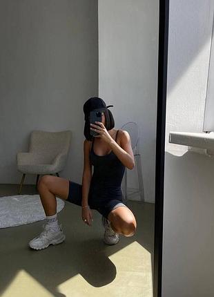 Жіночий спортивний комбінезон з велосипедками та імітацією трусиків