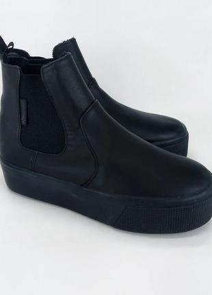 Сапожки superga
