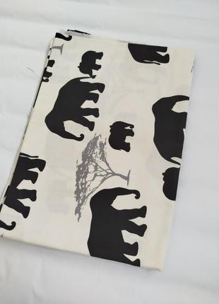 Ткань со слонами.