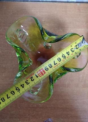 Стеклянная цветная пепельничка.