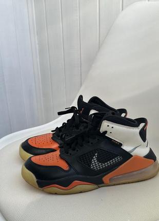 Кроссовки Travis Scott recently teased the Air Jordan 6 'Cactus Jack' at the Super Bowl