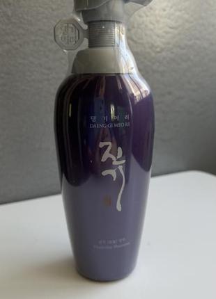 Шампунь восстанавливающий против выпадения волос daeng gi meo ri vitalizing shampoo 500ml