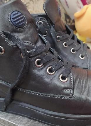 Продам шкіряні ботинки для хлопчика