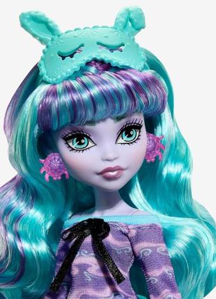 Monster high: cleo de nile, clawdeen wolf, twyla creepover party6 фото