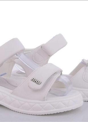 Дитячі босоніжки для дівчинки