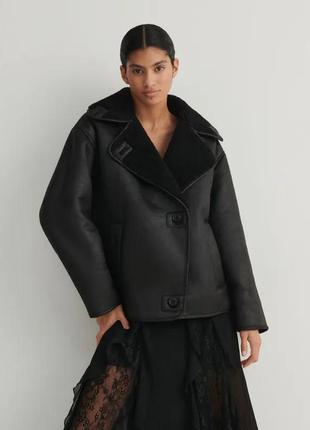 Куртка типу кожух reserved оверсайз зі штучної шкіри стильна жіноча куртка