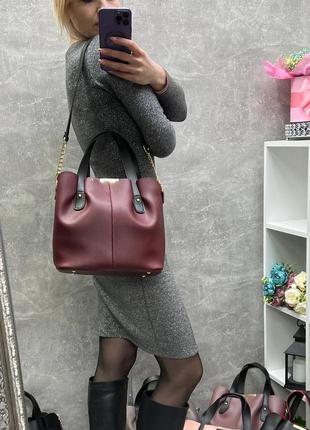 Женская стильная и качественная сумка из искусственной кожи черная4 фото