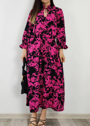 Малинова сукня з абстрактним квітковим принтом3 фото