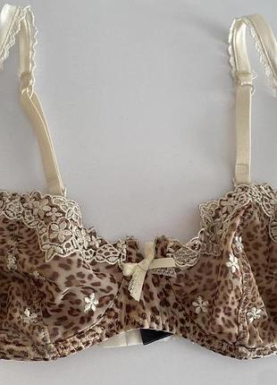 Бюстгальтер