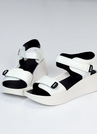 Топ-модель кожаные женские босоножки белые на платформе с липучками спортивные сандалии натуральные кожа коза7 фото