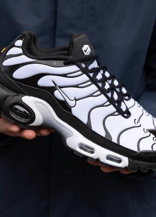 Мужские кроссовки nike air max plus tn white black, найк эир макс плюс тн белые с черным