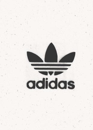Принт adidas чорний