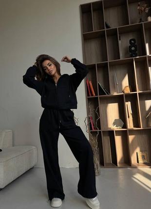 Костюм трійка теплий жіночий  чорний жилетка безрукавка на змійці з кишенями утеплена товстівка з капюшоном  штани джоггери на резинці
