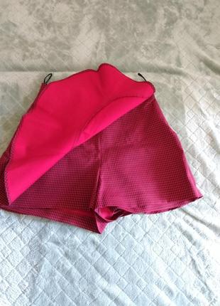 Zara red checkered skorts, women's fashion, bottoms4 фото