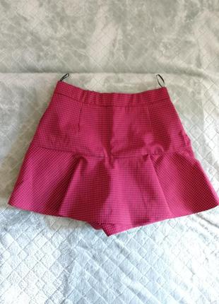 Zara red checkered skorts, women's fashion, bottoms3 фото