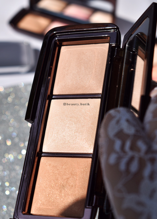 Hourglass ambient lighting palette