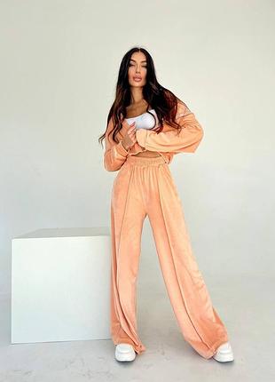 Женский велюровый костюм