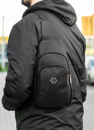Чоловіча сумка нагрудна слінг через плече philipp plein чорна з еко шкіри одне лямковий рюкзак10 фото
