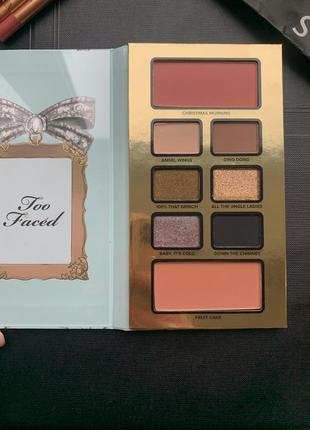 Палетка тіней too faced
