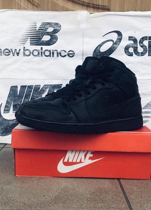 Кросівки nike air jordan 1 mid triple black баскетбольні шкіряні