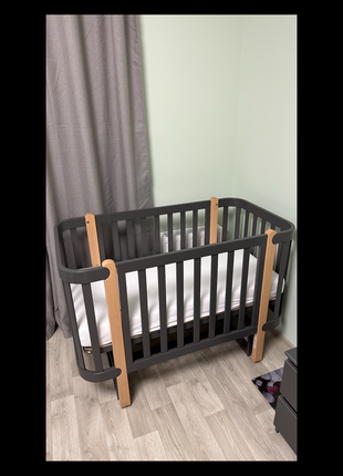 Комод та ліжко найкращий товар для дитини