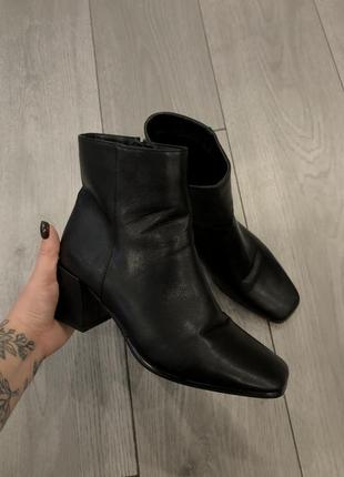 Ботинки женские