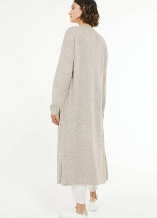 Трендовый длинный трикотажный бежевый кардиган new look