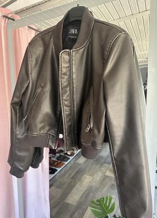 Бомбер куртка zara шоколадная
