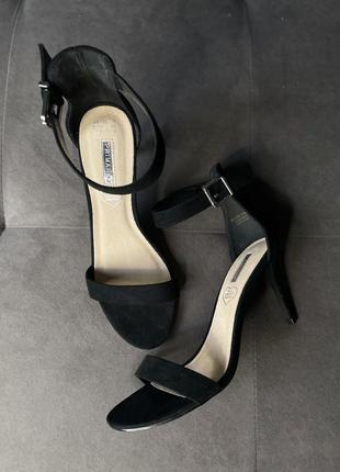 Туфлі на середній шпильці від primark