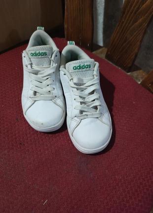 Детские кроссовки