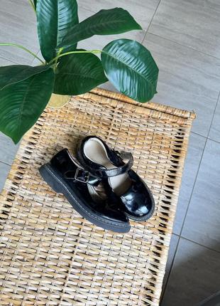 Лаковые туфли