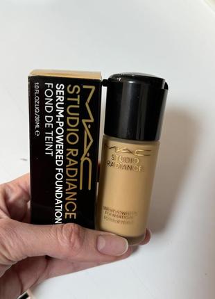 Mac studio radiance serum-powered foundation увлажняющая тональная основа