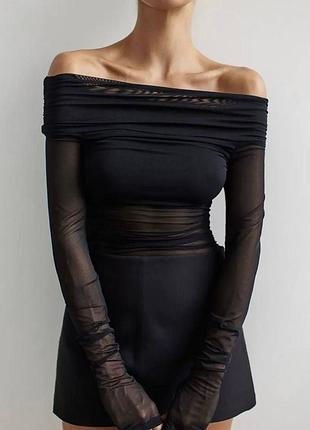 Боди черное однотонное в сетку на длинный рукав с спущенными плечами качественное стильное трендовое