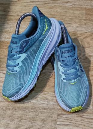 Кроссовки hoka размер 39,5, 25см по стельке