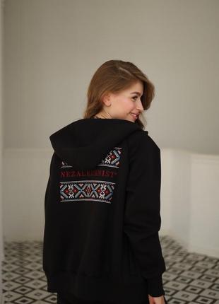 Костюм вышит теплый независимость