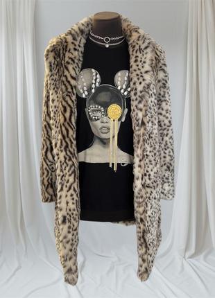 Футболка дівчина