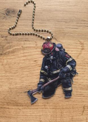 Брелок у вигляді рятувальника, пожежника