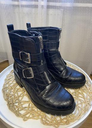 Сапоги ботінки чоботи