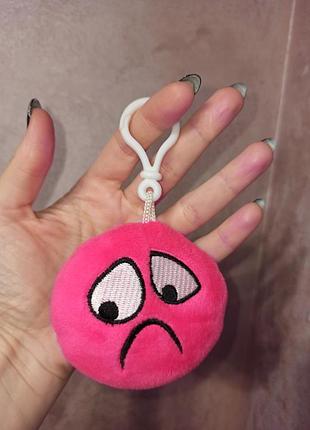 Яскравий м'який брелок смайл