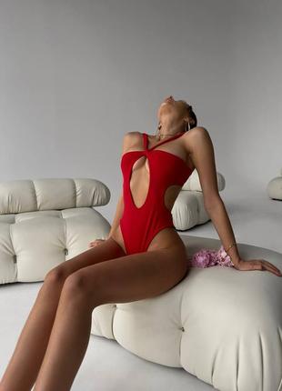 Купальник бифлекс сплошной эффектный с вырезами 11 цветов4 фото