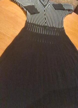 Стильна трикотажна сукня  преміум класу від boss.